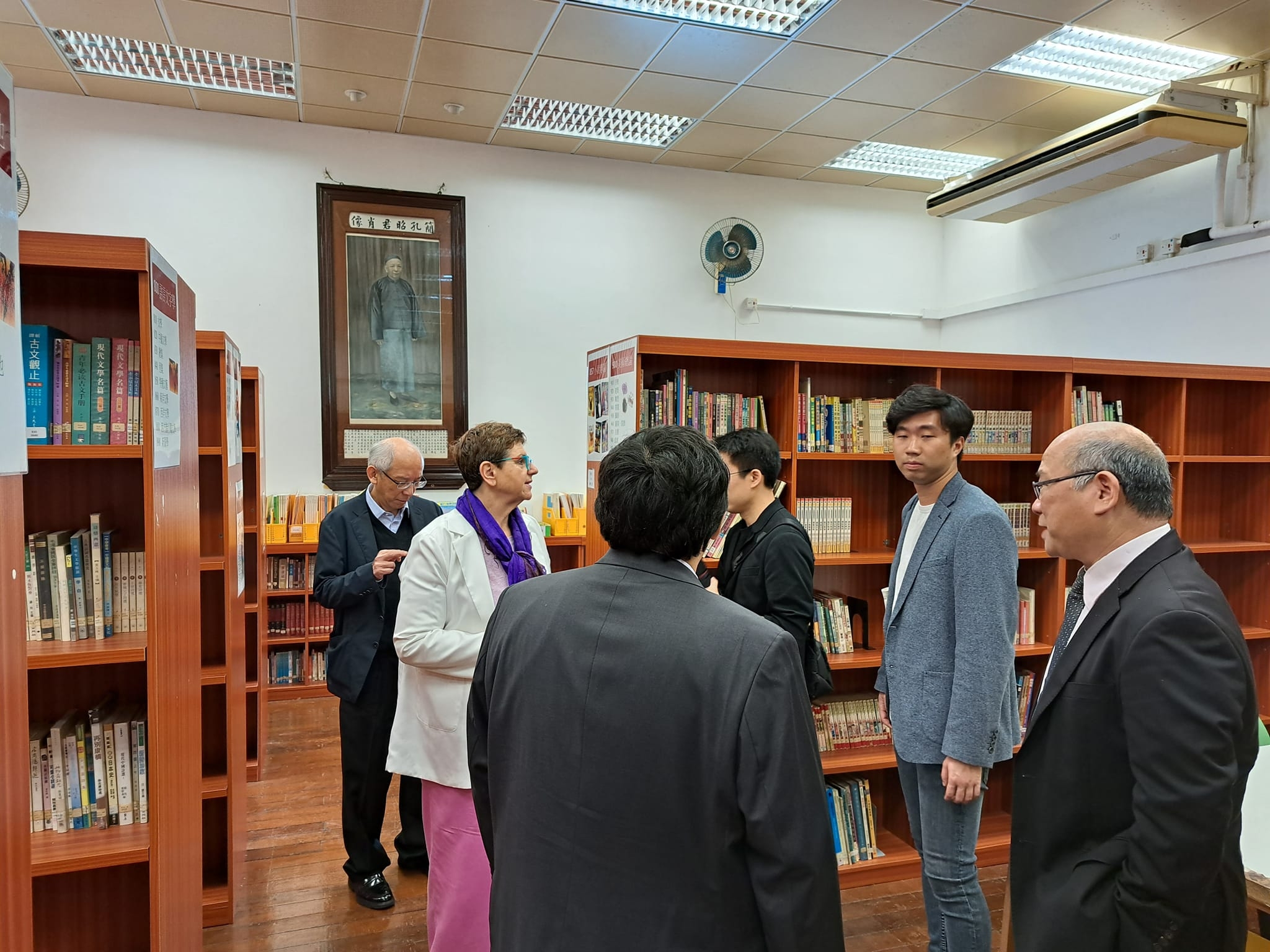 共用圖片/檔案 - 法國博物館館長Lintz 參觀孔聖講堂